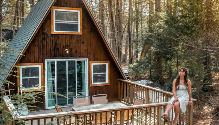 Solo Cabin Retreats That Aren't Creepy: Peace, Privacy, and the Perfect Escape